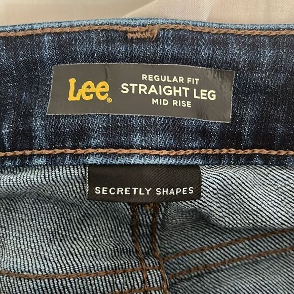 Lee Mid Rise Straight Leg Regular fit Jeans Size 4 Medium GUC Blue - Picture 4 of 6
